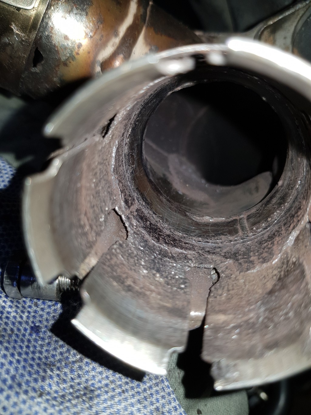 Help / advice on Exhaust gasket and Y piece removal Triumph Rat