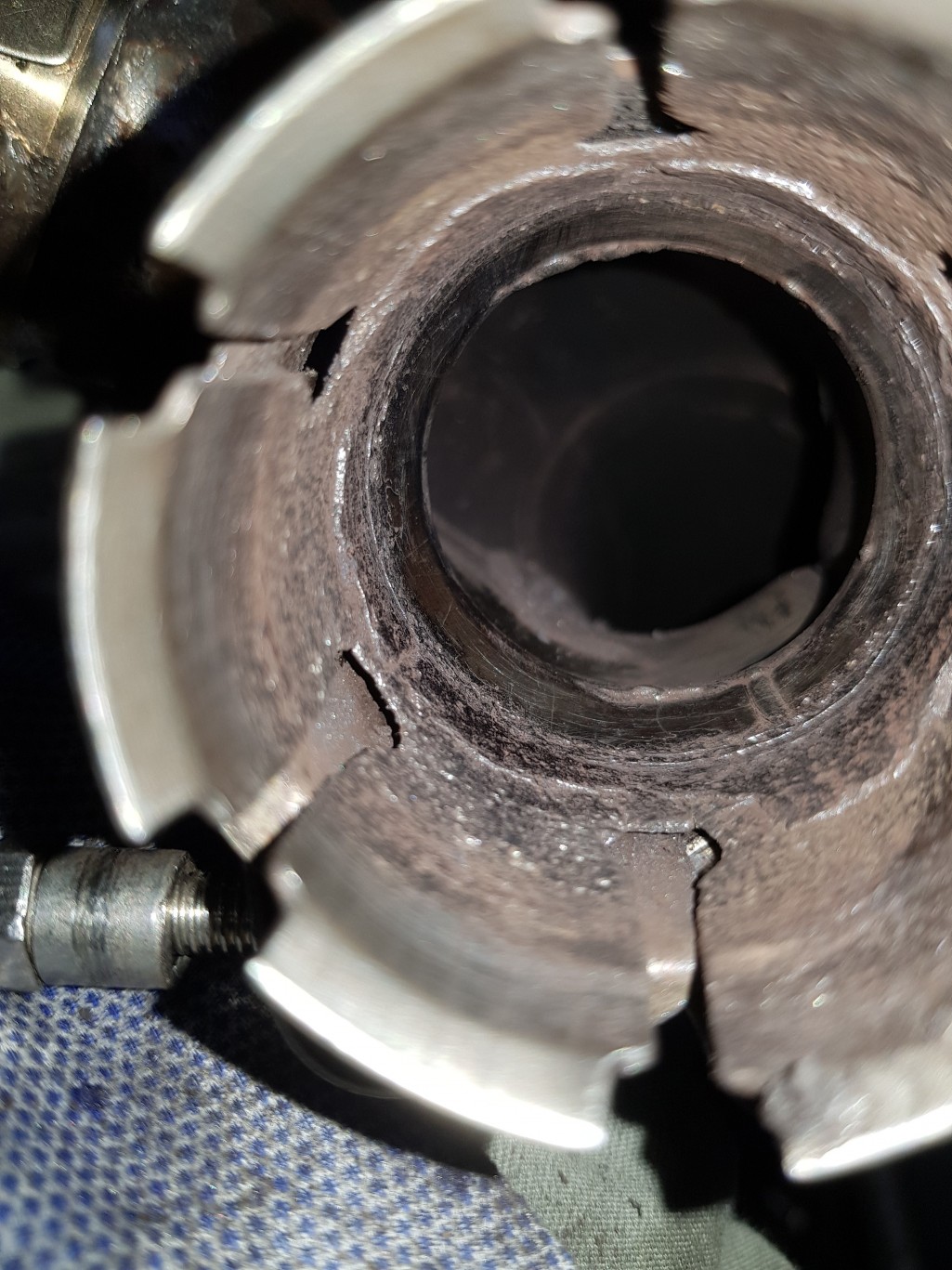 Help / advice on Exhaust gasket and Y piece removal Triumph Rat